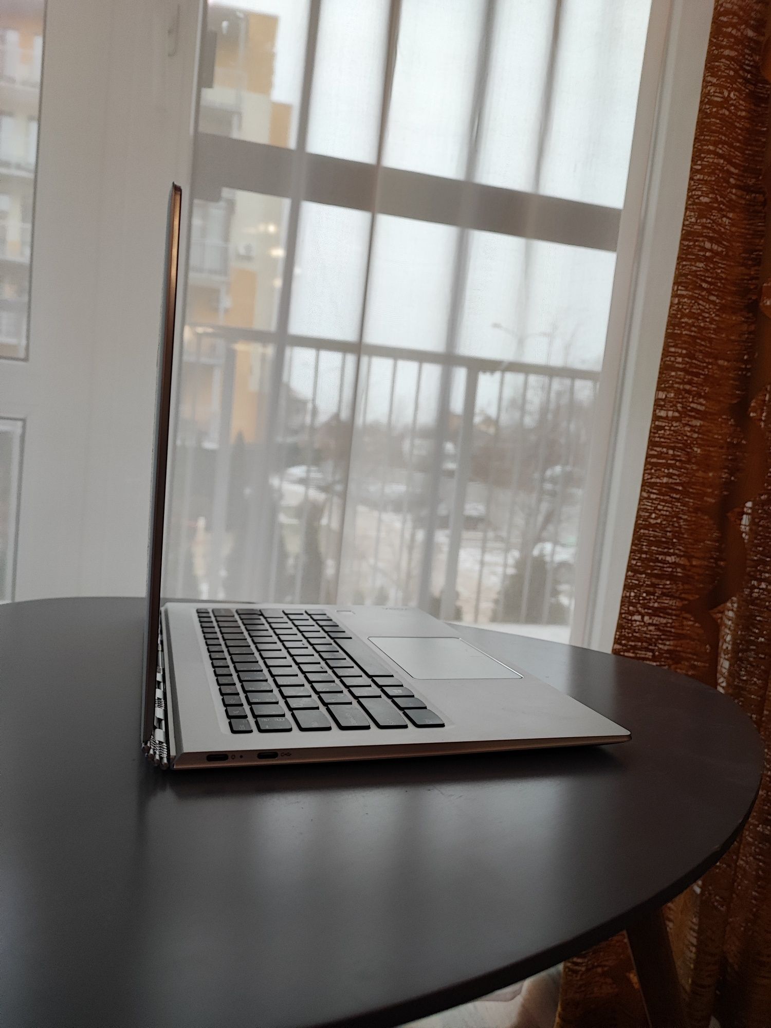 Ноутбук трансформер Lenovo Yoga ультрабук сенсорний