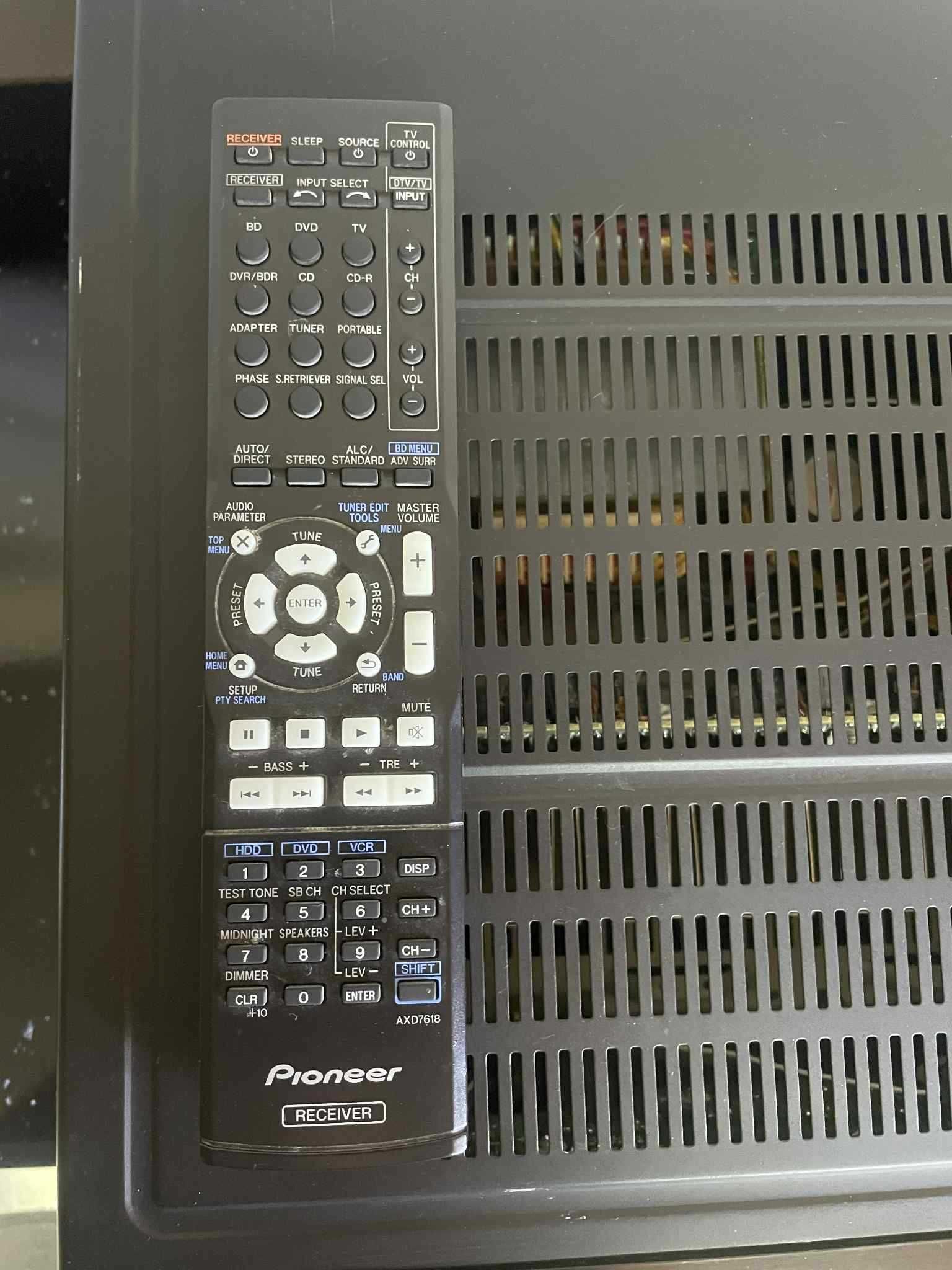 Amplituner Pioneer VSX-421 z oryginalnym pilotem