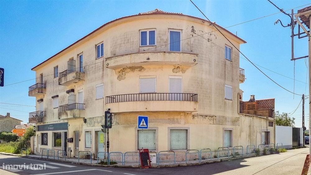 Loja para Venda na Maceira – Leiria | Localização de Excelência