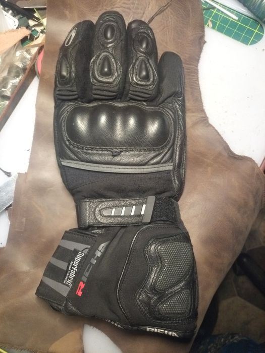 Мото перчатки RICHA,IXS,ONEAL,B'Twin.