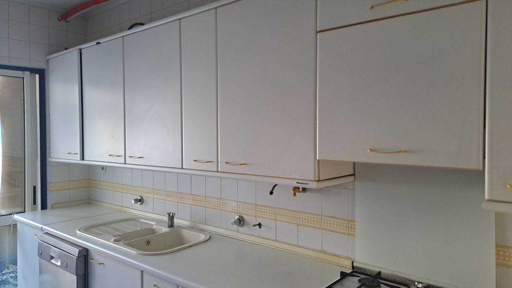 Cozinha Completa Branca — Oferta Imperdível por 600 €!