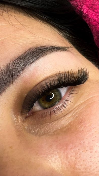 Нарощення вій **