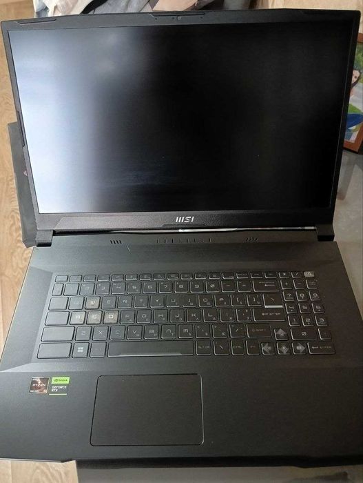 Игровой ноутбук MSI Bravo 17 C7VE