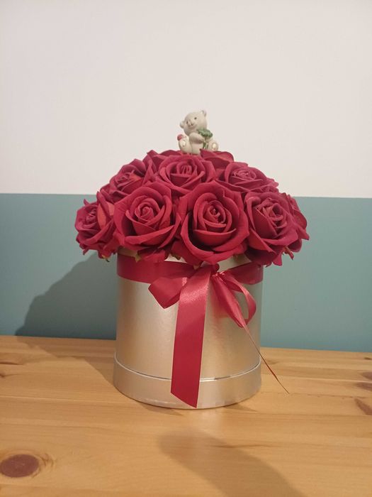 Flower box  bukiet czerwone róże