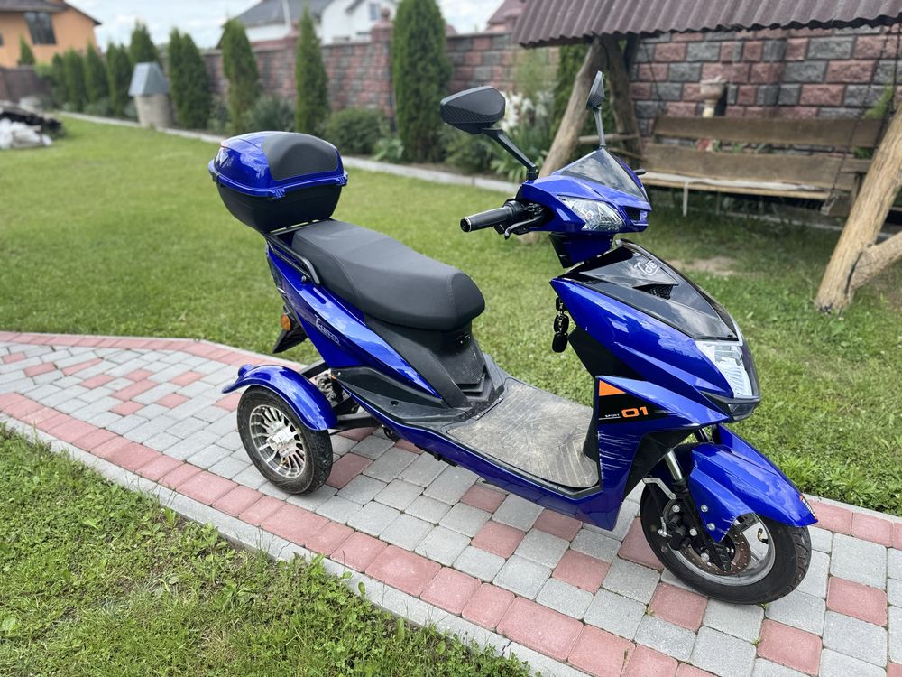 Електроскутер ІDemo Trinity Pulse B-100LA