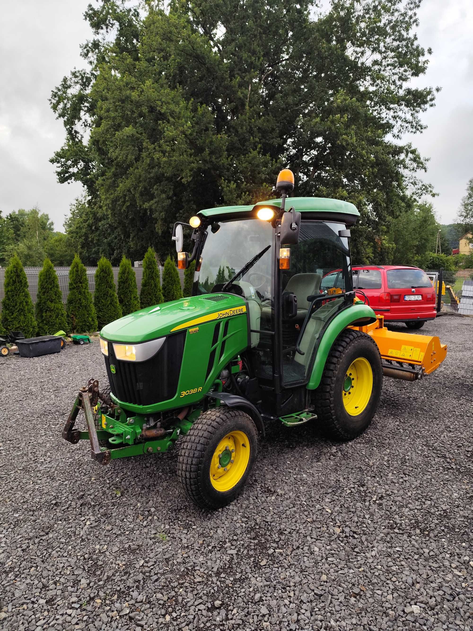 John Deere 3038R Traktor Kosiarka 2017 rok Klima Ogrzewanie Nowe Opony