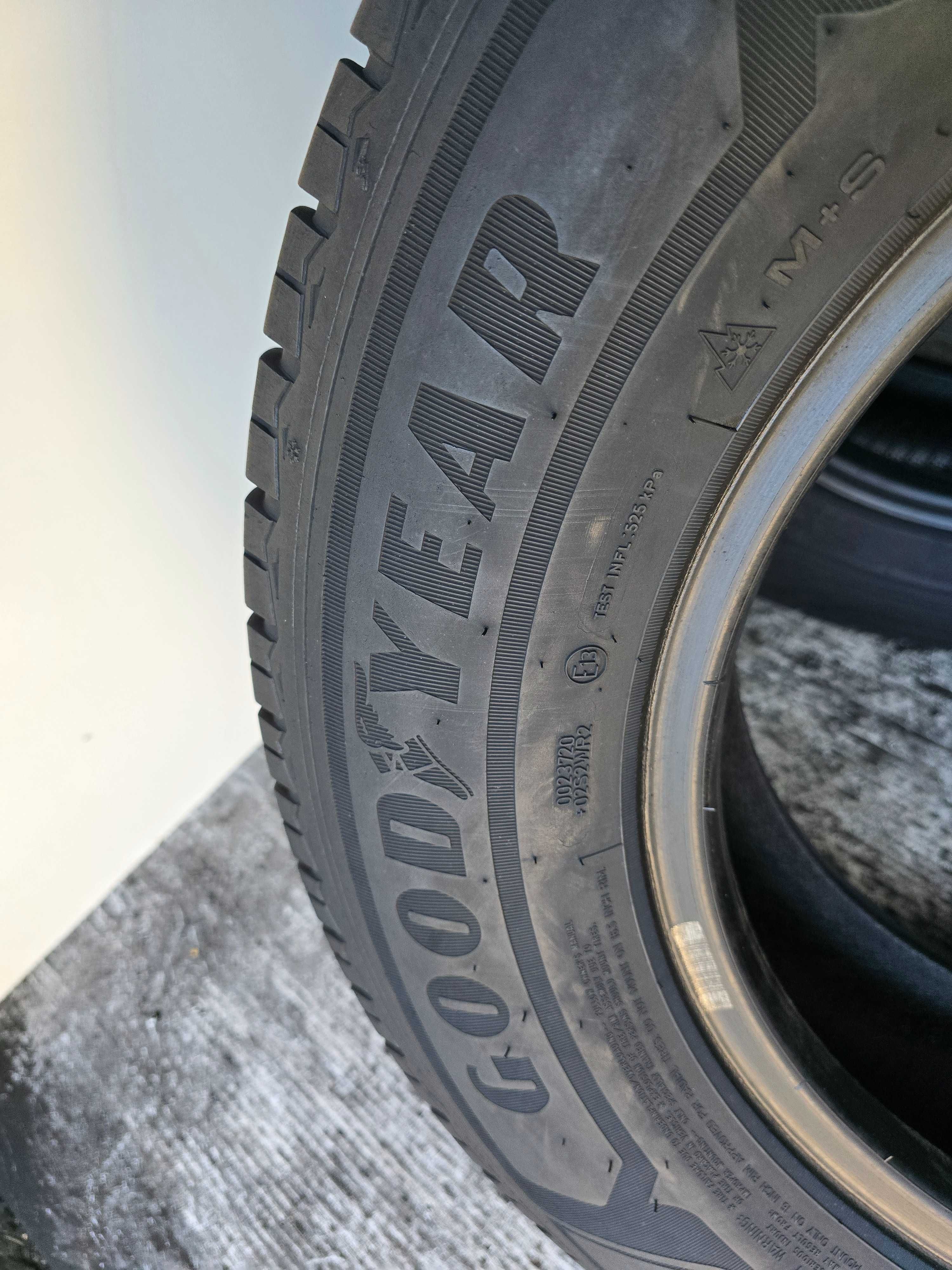 Sprzedam 2 opony 205/75 16" C Goodyear wielosezonowe 95% 2021r