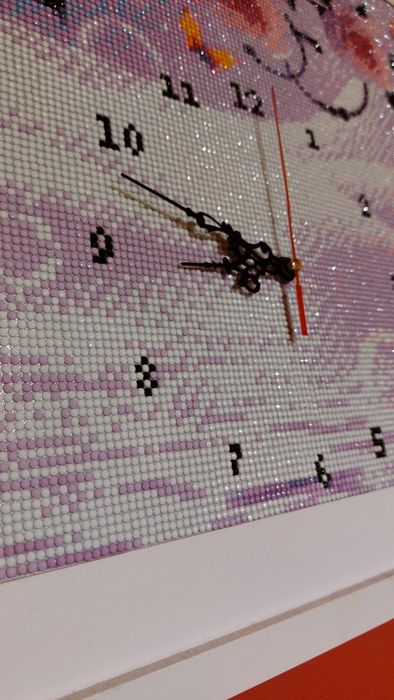 Quadro relógio em missangas , trabalho manual