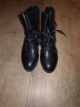Buty damskie sztyblety botki walkery w kolorze czarne z ozdobnymi pere