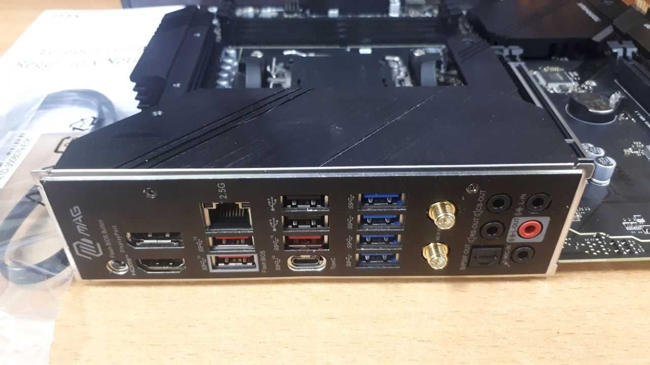 Материнська плата MSI MAG B650 Tomahawk WiFi
