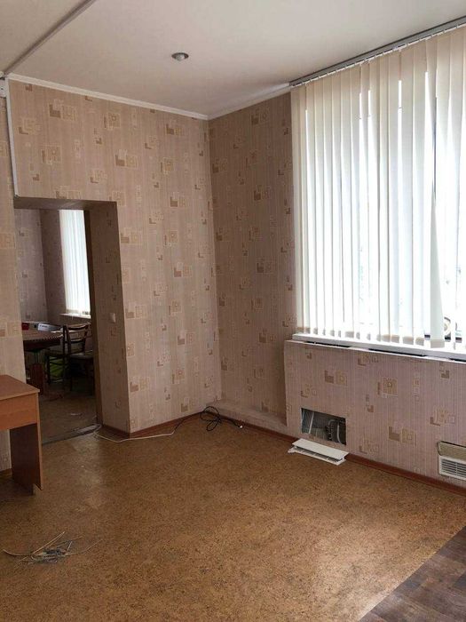 Офісно-готельний центр "НОВИНКА" в центрі міста Лозова