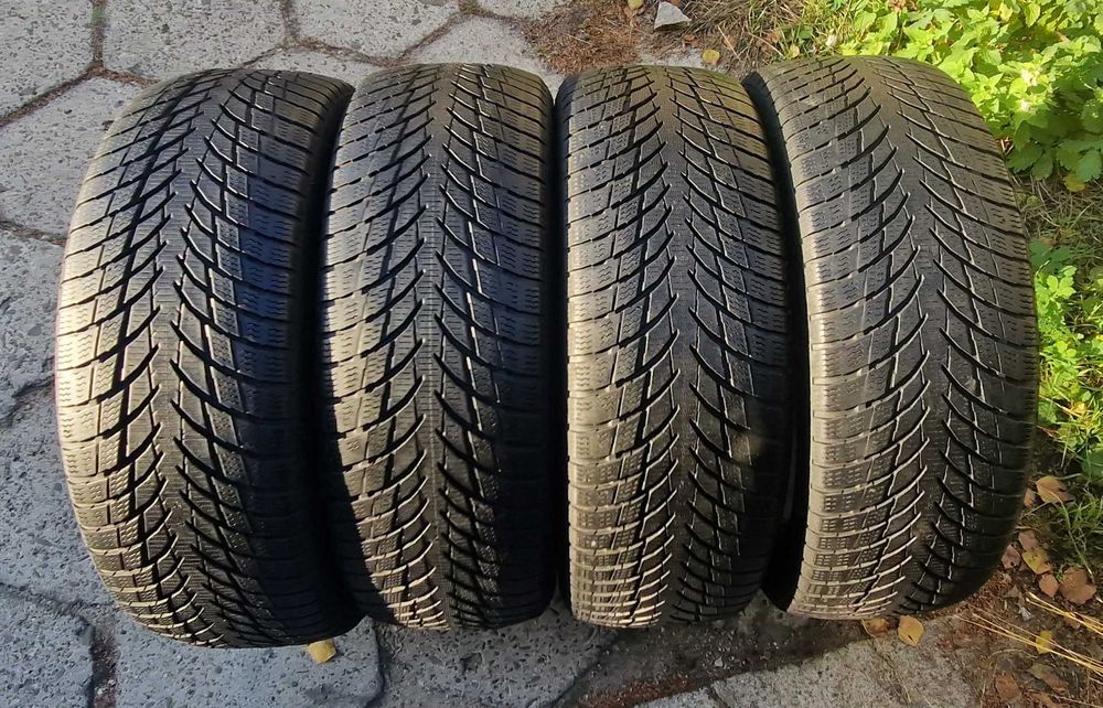 Opony zimowe 215 55 R17 Nokian - Stan Idealny !