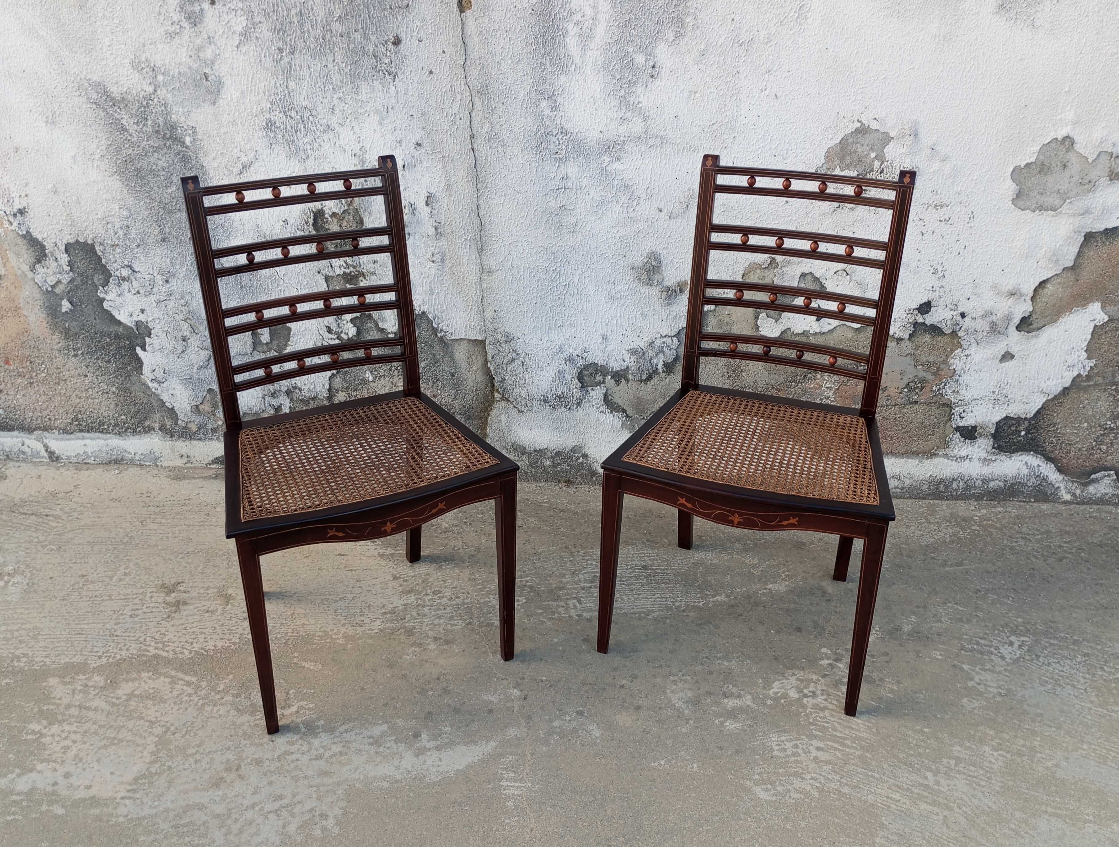 Antigo par de cadeiras D. Maria em pau-santo séc. XVIII/XIX