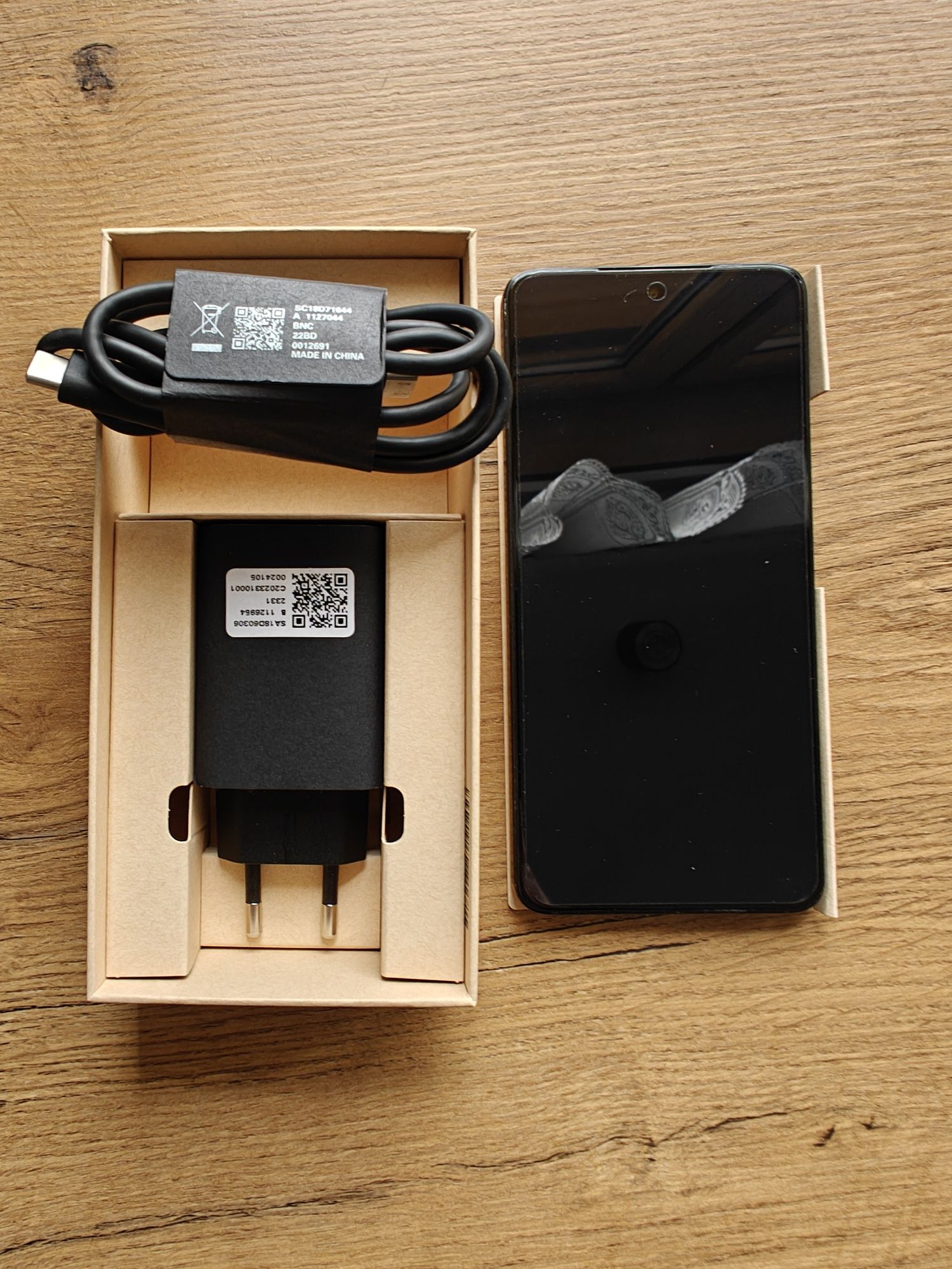Thinkphone smartfon