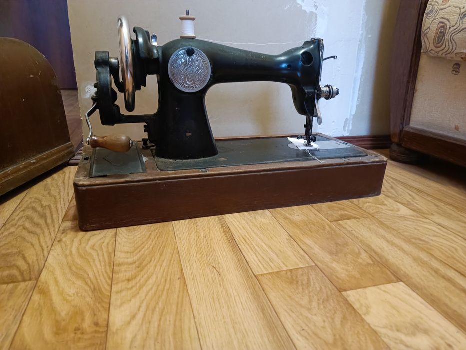 Швейна машинка робоча