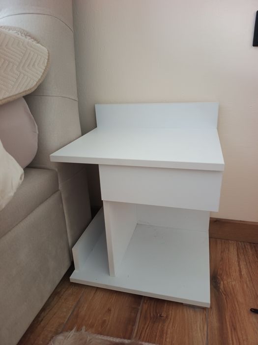Szafki nocne białe stan bdb
