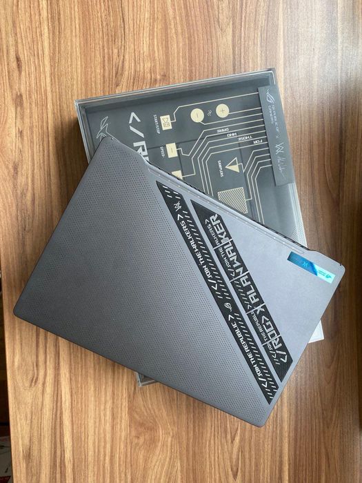 ASUS ROG Zephyrus G14 Alan Walker Ryzen 9 5900HS RTX 3050Ti RTX STRIX