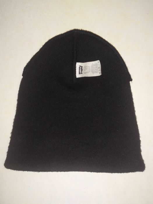 Шапка вязаная Levis оригинал двухслойная с подворотом.
