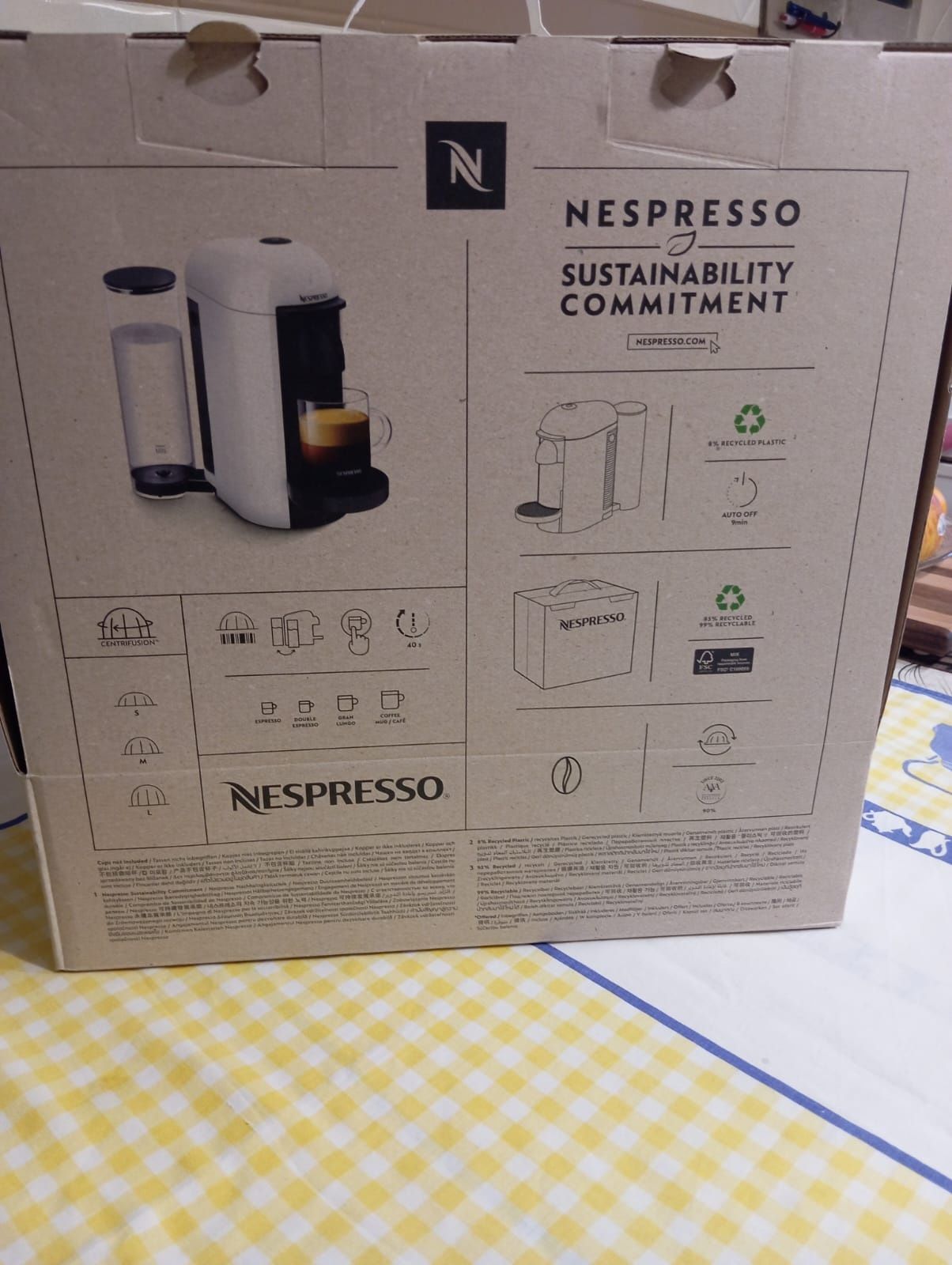 Maquina Nespresso Vertuo plus nova