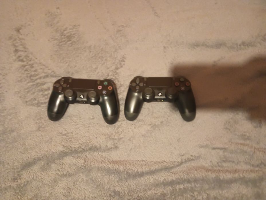 PS4 slime 500gb plus 2 pady