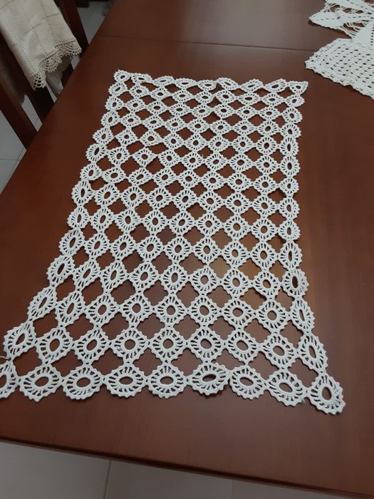 Naprons em croché para quarto  1 € cada foto