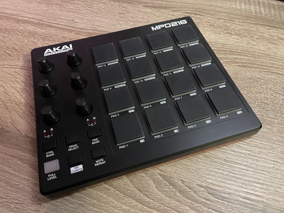 Akai MPD218 в чудовому стані