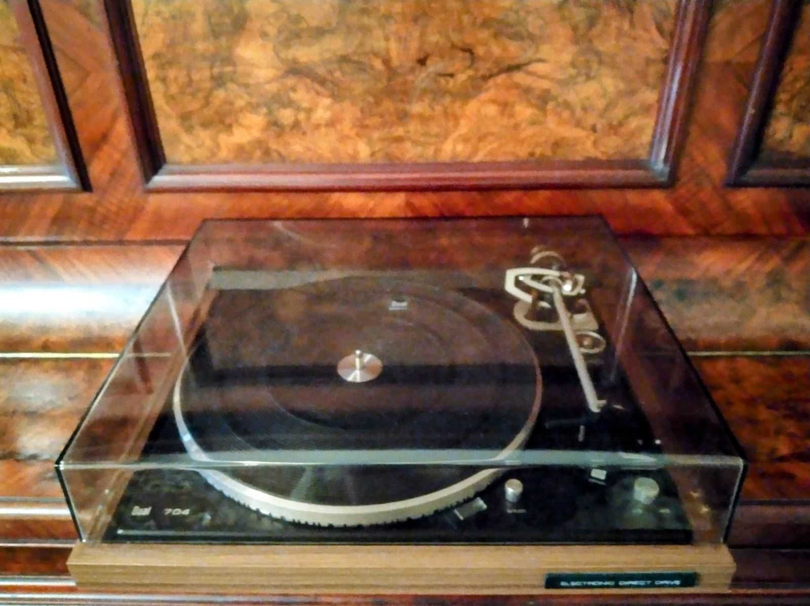 Виниловый проигрыватель [Rare] =DUAL modell CS704= [Shure V15 TypeIII]