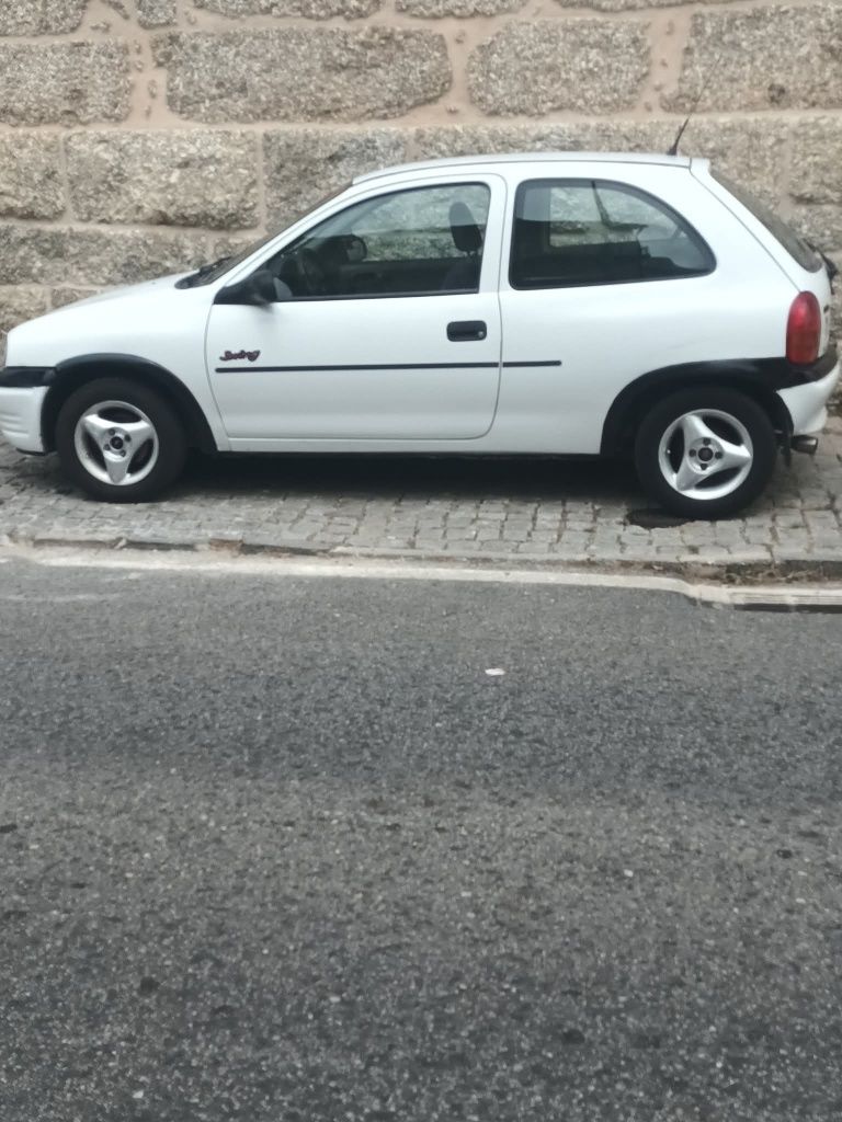 Opel corsa B  bom estado