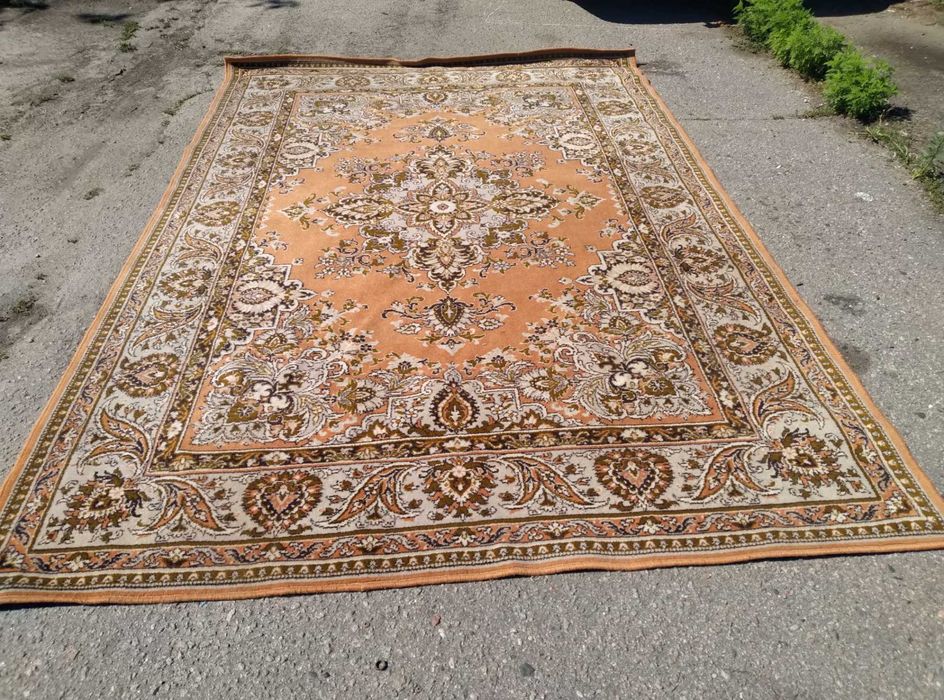 Продам килим 3 на 2 бу ,самовивіз