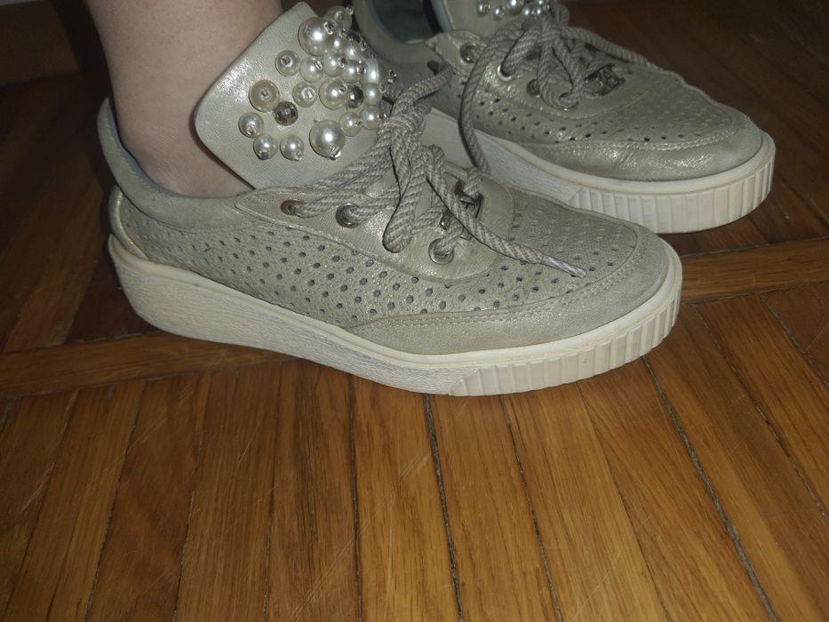 Кросівки  з натуральної шкіри 37