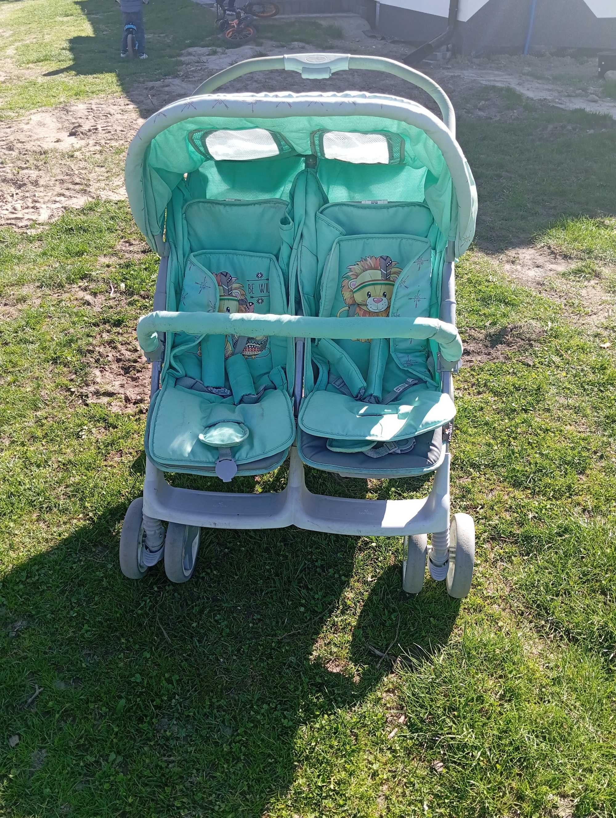 Wózek spacerowy dla bliźniaków lub dzieci rok po roku