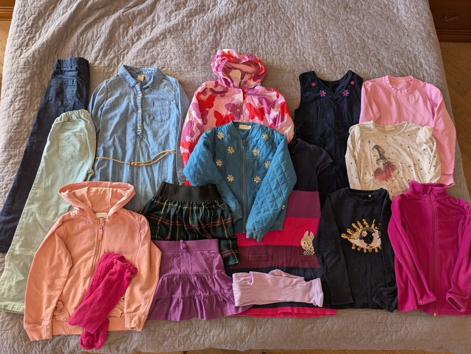 Пакунок речей на дівчинку 122 см