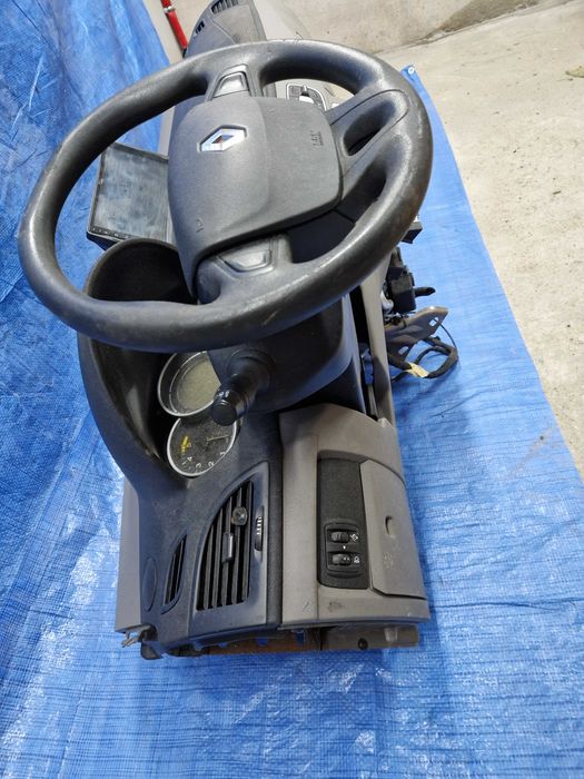 Renault Megane III Konsola Poduszki Kompletna + pasy