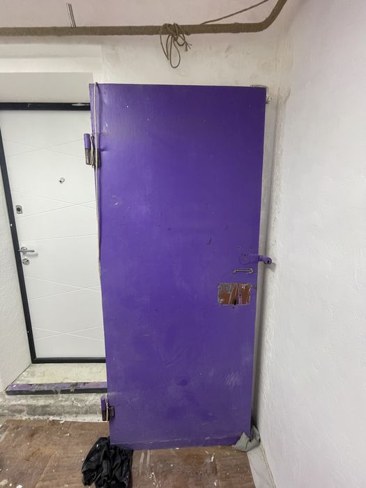 Входная железная дверь