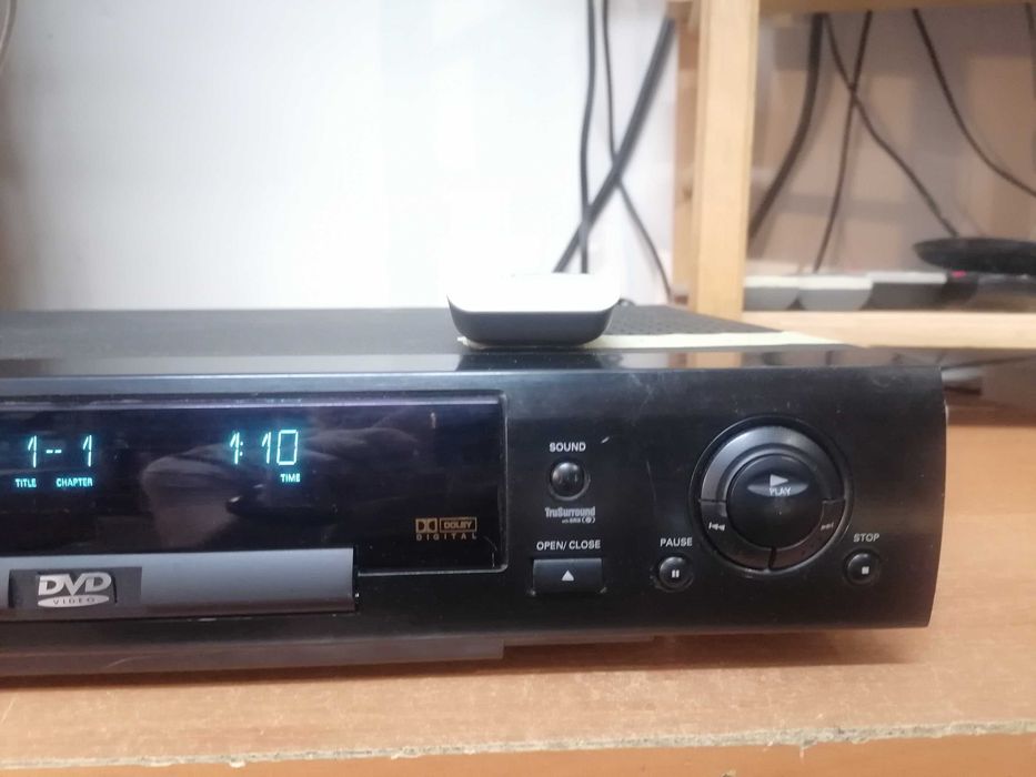 Odtwarzacz CD/DVD Philips DVD750 pilot