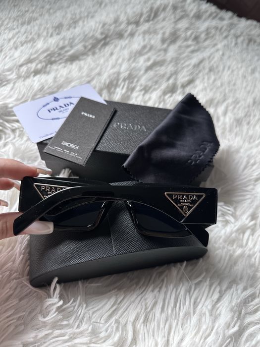 Okulary prada w opakowaniu