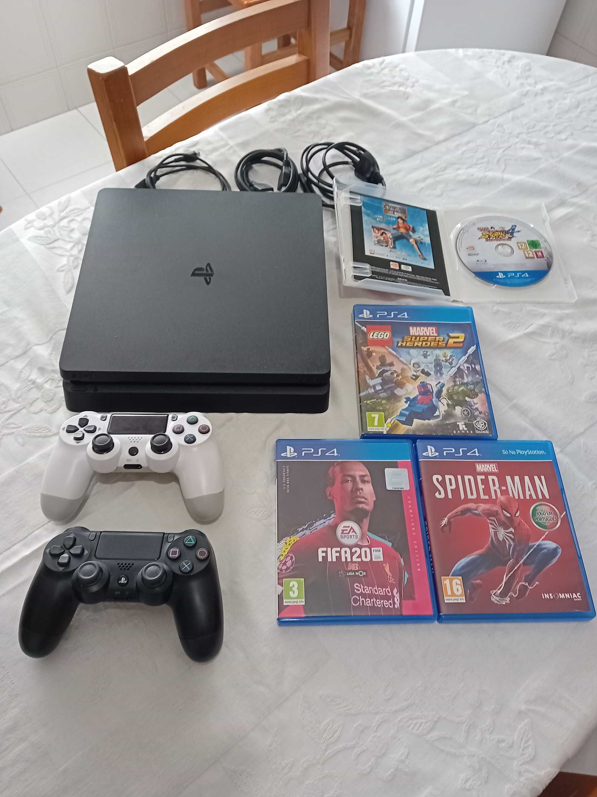 Consola ps4 slim 1Tb + 2 comandos + GTA V + FC 24