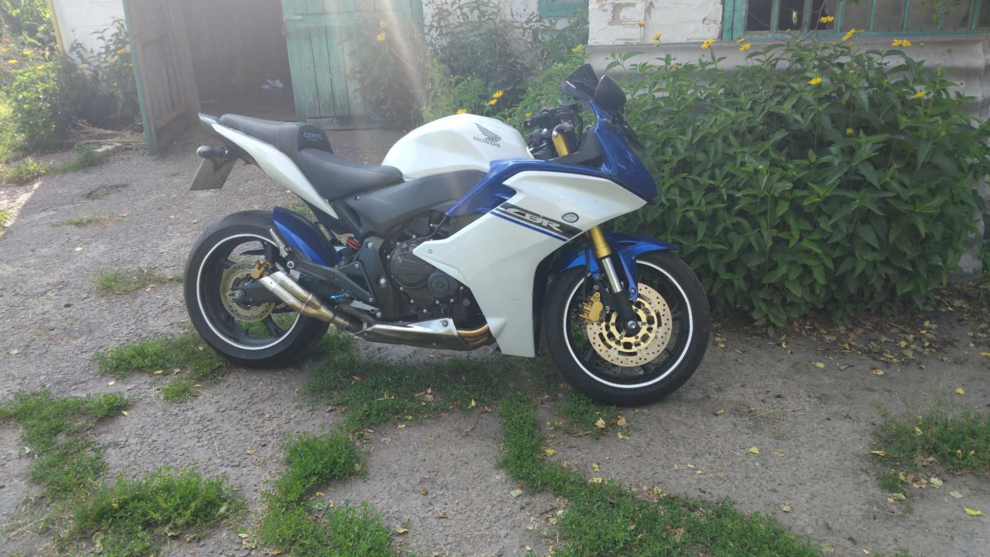 Хонда сбр 600f 2011 року