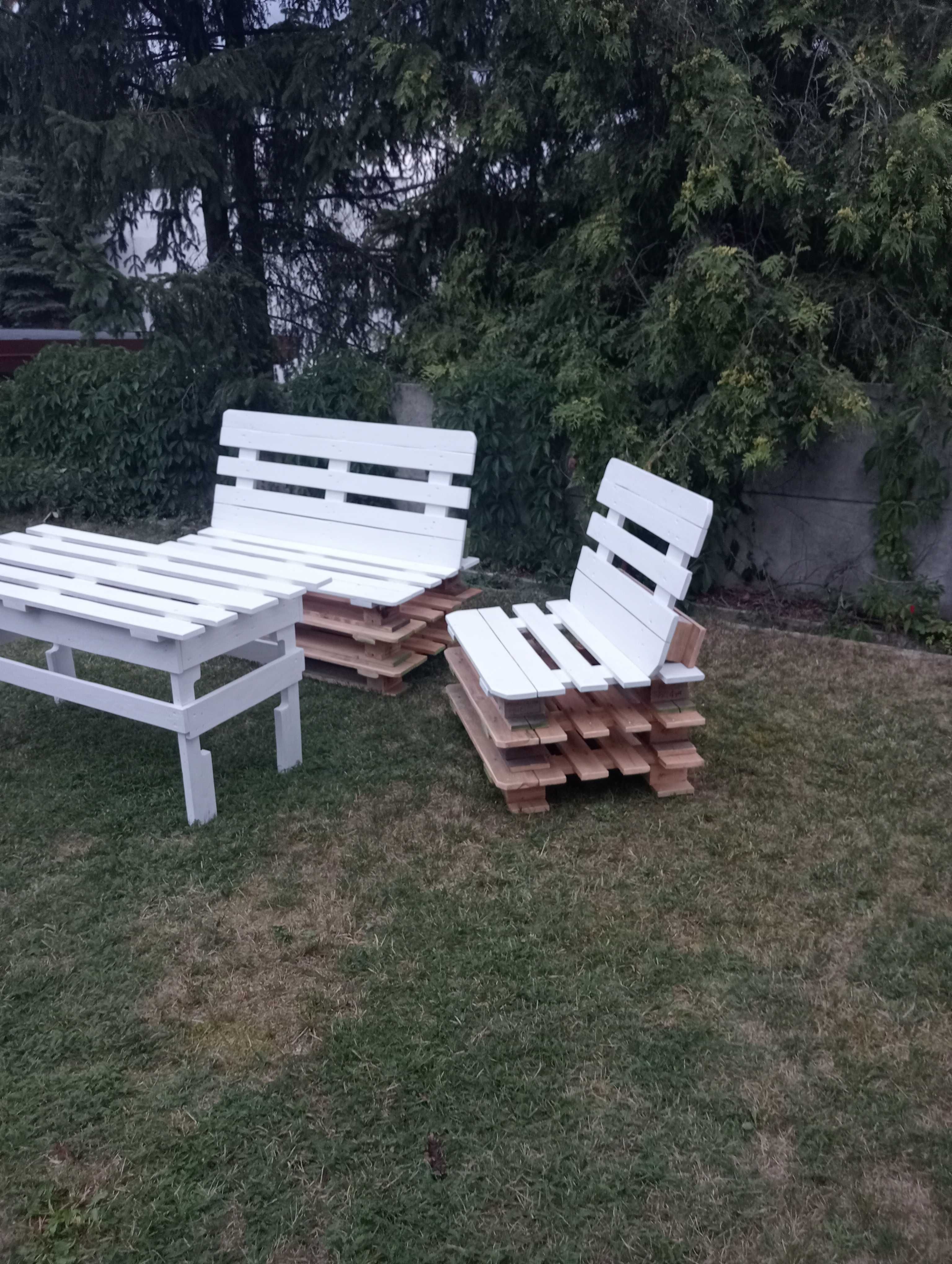 Zestaw mebli ogrodowych z recyklingu z elementami drewna dębowego