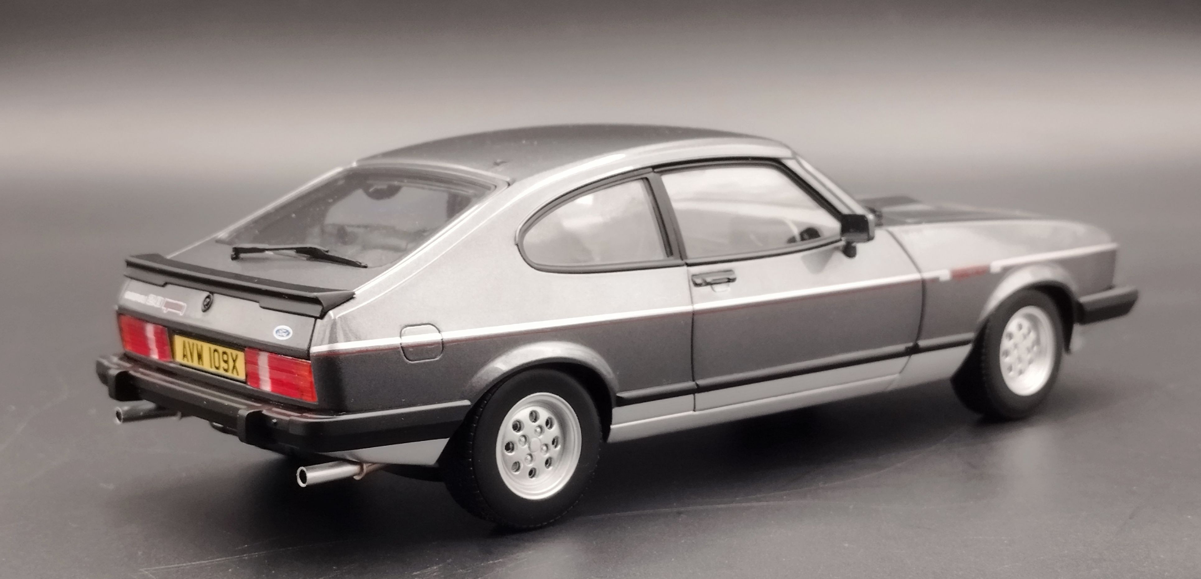 1:18 Norev 1981 Ford Capri MK.III 2.8 Injection RHD Grau Metallic