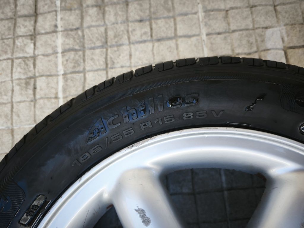 Vendo 4 Rodas 15" (Pneus Novos)