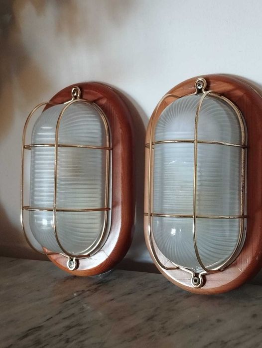 2 Apliques Ovais Madeira Dourado