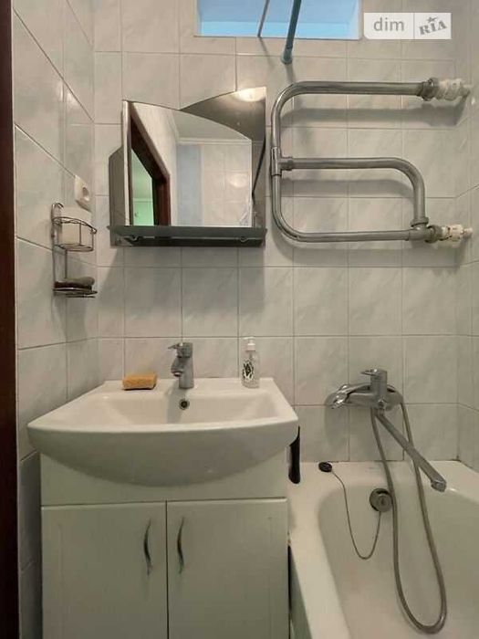 Продаж 2-кімнатної квартири з ремонтом, вулиця Вітовського / Зарицьких