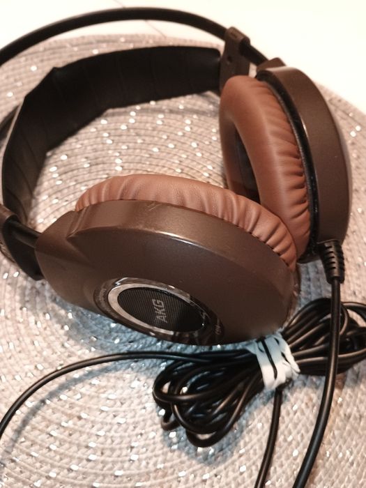 Basowe słuchawki AKG K514