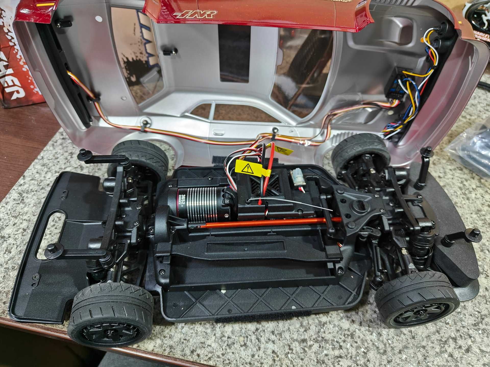 RC машинка FTX Stinger Brushless 1/10 дрифт шосе LED-пакет Нова