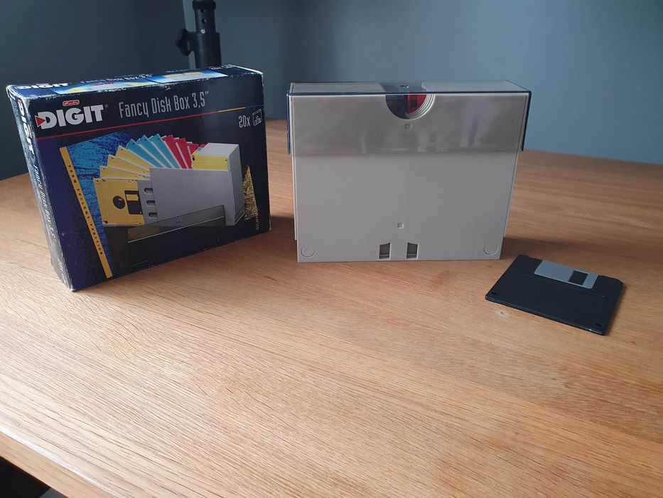 Czaderskie pudełko na dwadzieścia dyskietek 3.5" (Amiga/PC/retro)