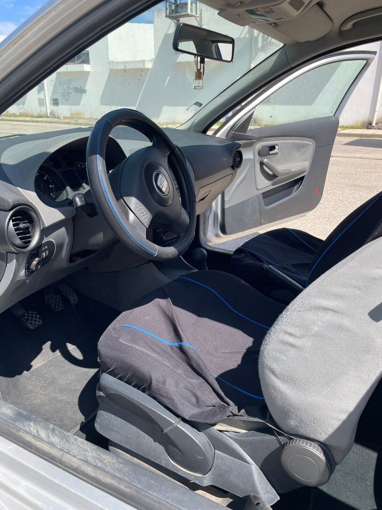 Seat ibiza 2003.