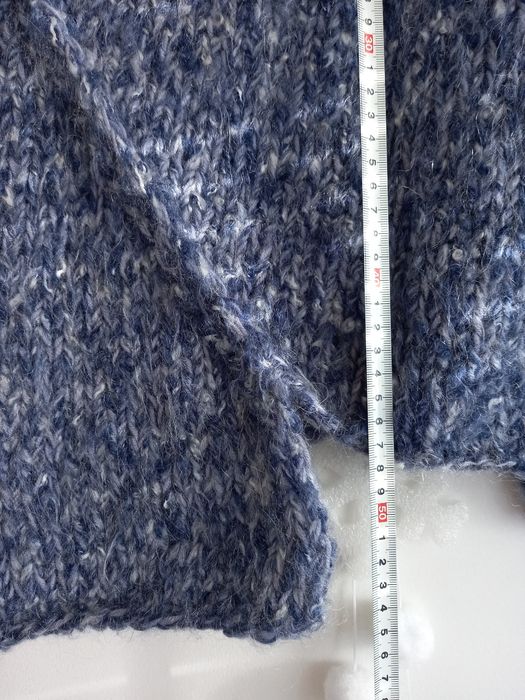 Жіноча сучасна тепла в'язана жилетка