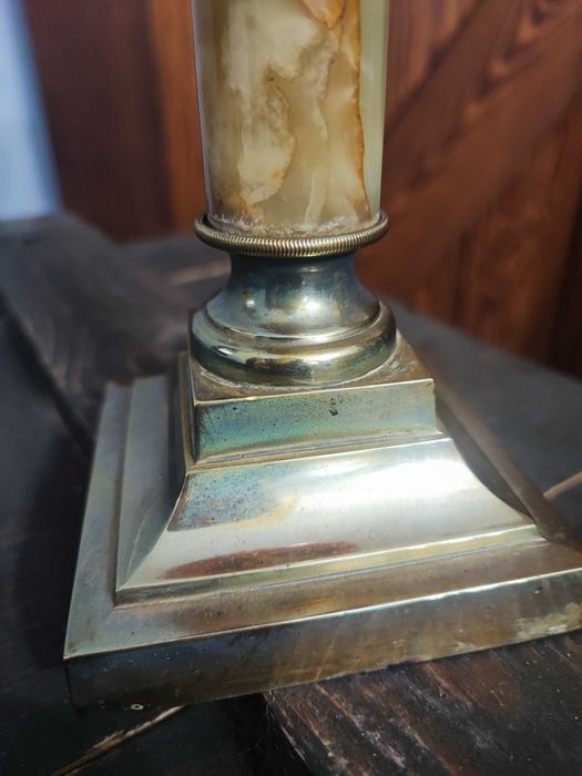 Kolumnowa lampa naftowa marmur mosiądz