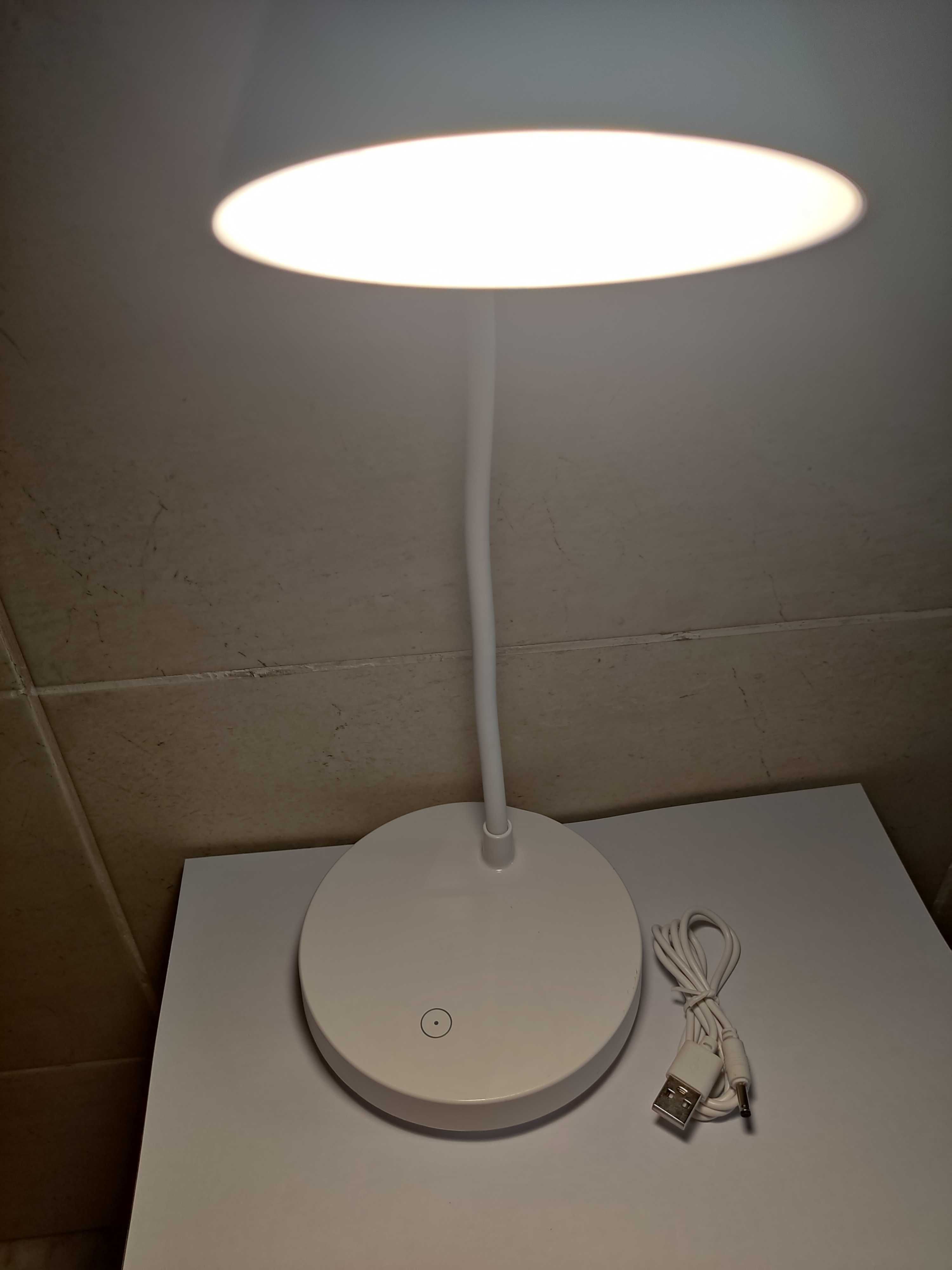 Настільна Led лампа акумулятором